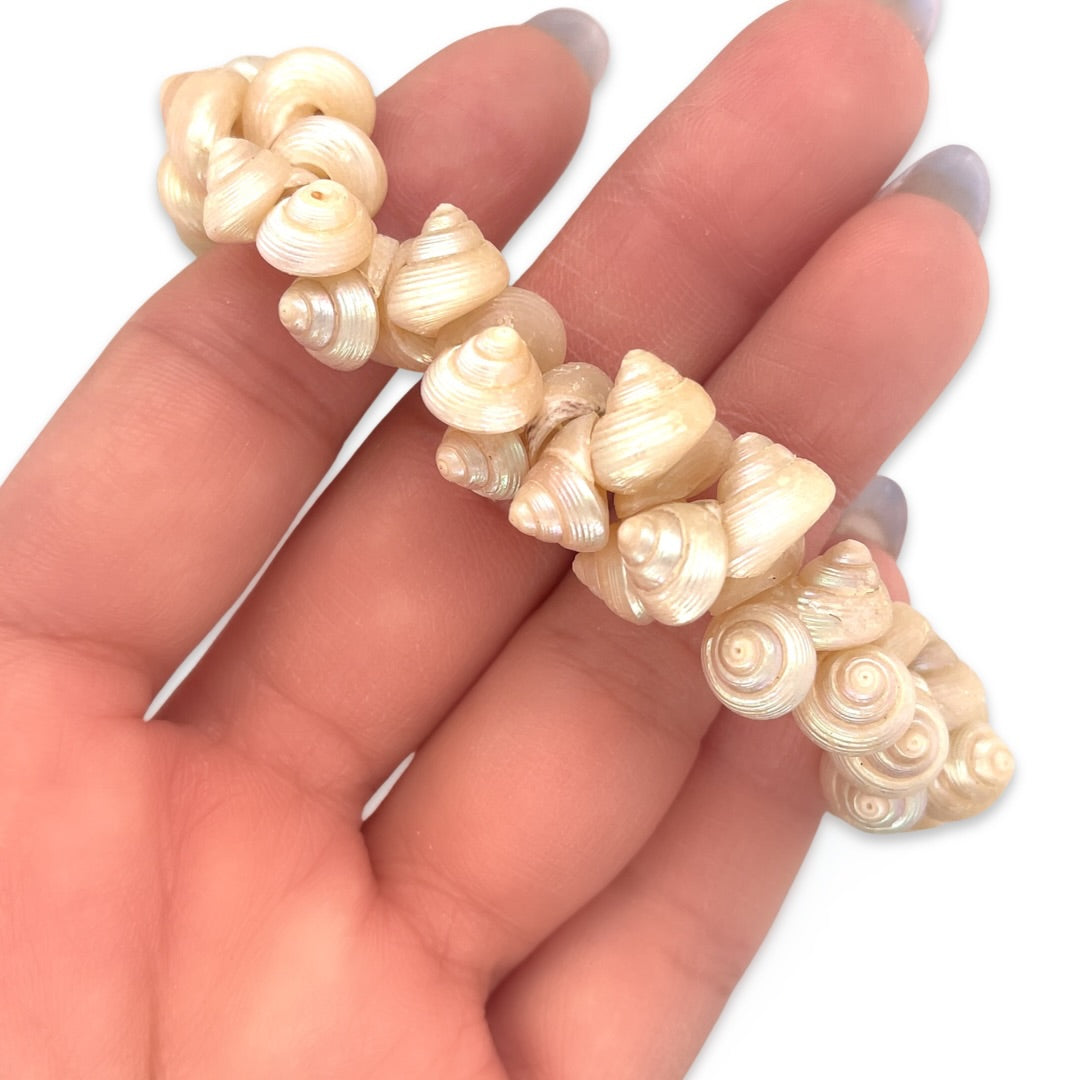 Vintage authentic Shell Necklace